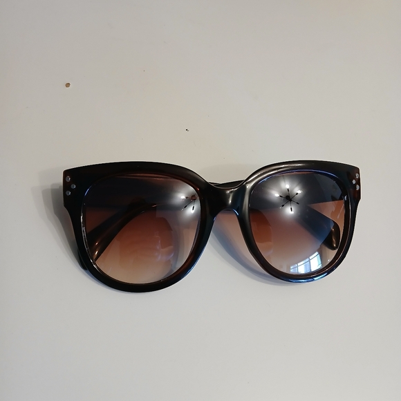 Dark Brown Sunglasses with 3 Studs on Sides - Picture 7 of 10
